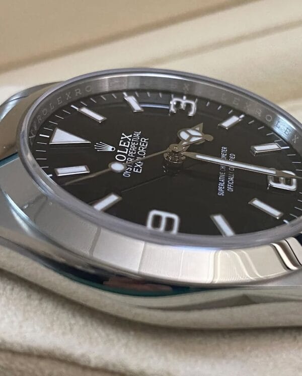 olex Oyster Perpetual Explorer - 2024 - Black Dial - Smooth Bezel - 224270 *FULL SET* - Image 2