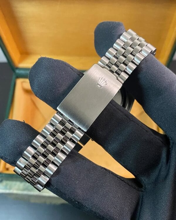 Rolex Steel Datejust 36 - R serial - Fluted Bezel - Blue Index Dial - Jubilee Bracelet - 16234 - Image 8