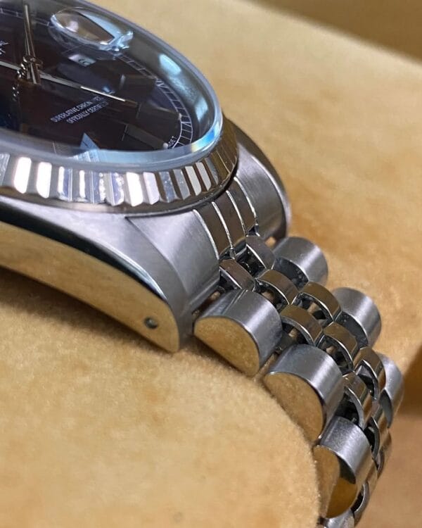 Rolex Steel Datejust 36 - R serial - Fluted Bezel - Blue Index Dial - Jubilee Bracelet - 16234 - Image 7