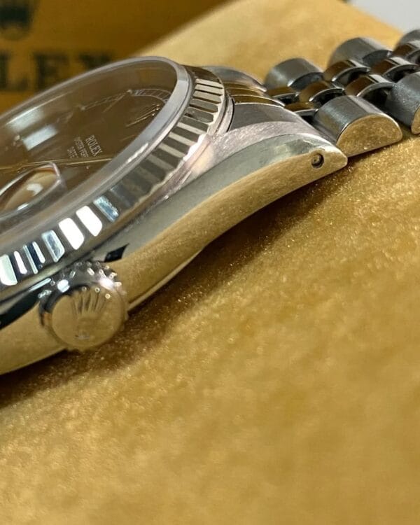Rolex Steel Datejust 36 - R serial - Fluted Bezel - Blue Index Dial - Jubilee Bracelet - 16234 - Image 5