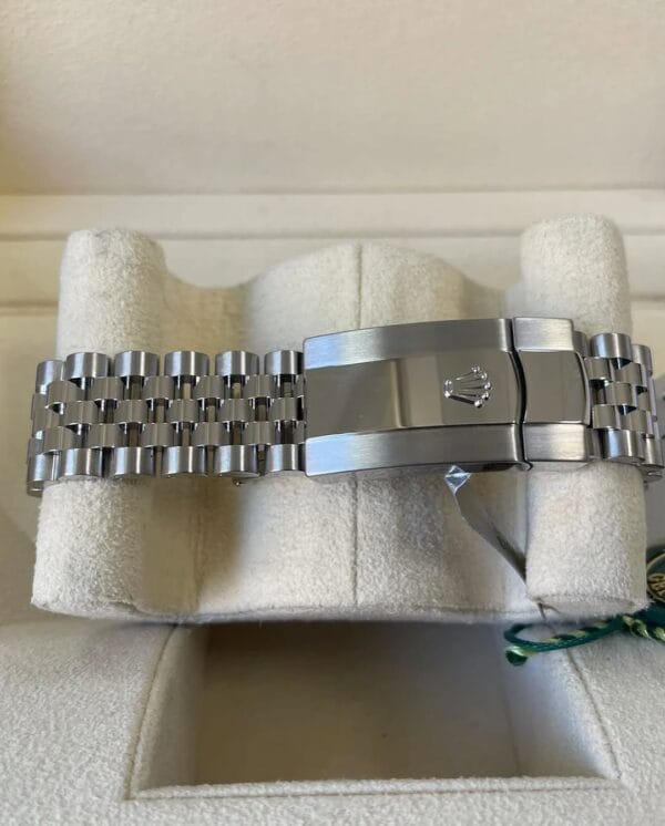 olex Steel Datejust 36 - 2023 - Fluted Bezel - Mint Green Dial - Jubilee Bracelet - 126234 - Image 8