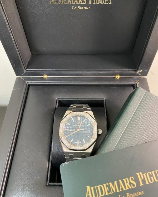 Audemars Piguet Royal Oak Self Winding - 2020 - Diamond-set Bezel - Blue Dial - 77351ST *FULL SET* - Image 7