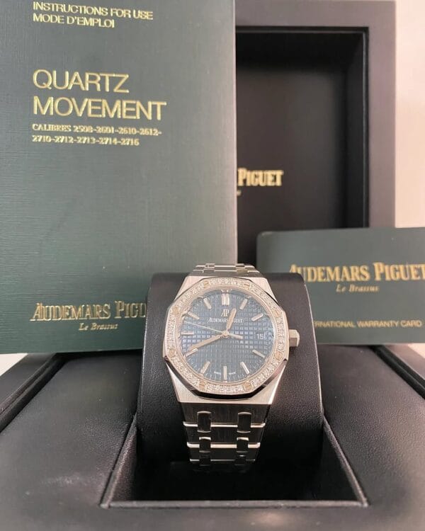 Audemars Piguet Royal Oak Self Winding - 2020 - Diamond-set Bezel - Blue Dial - 77351ST *FULL SET*
