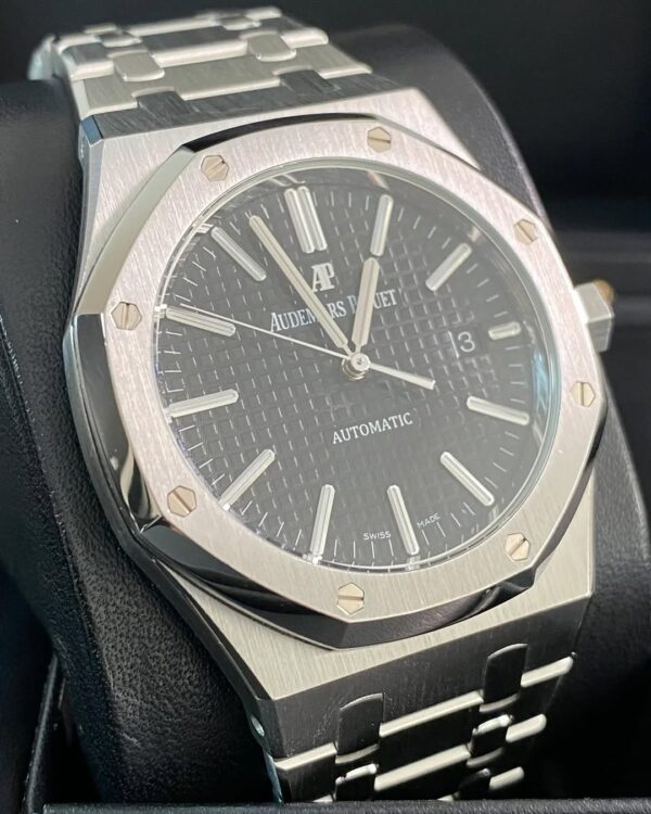 Audemars Piguet Royal Oak Self Winding - Black Dial - 15400ST *FULL SET* - Image 10