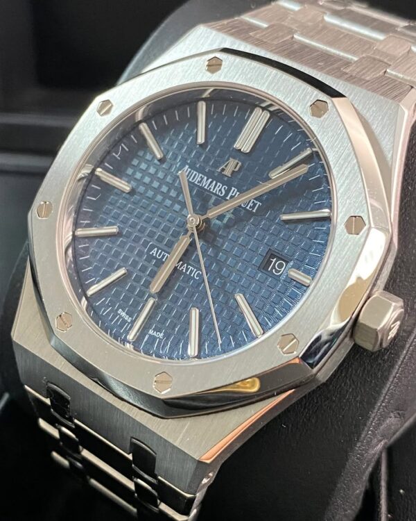 Audemars Piguet Royal Oak Self Winding - 2015 - Blue Dial - 15400ST *FULL SET* - Image 7