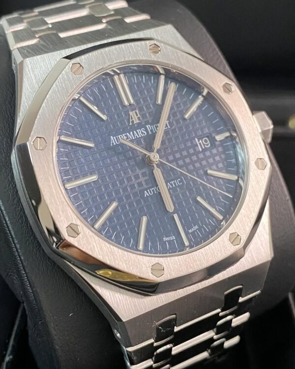 Audemars Piguet Royal Oak Self Winding - 2015 - Blue Dial - 15400ST *FULL SET* - Image 3