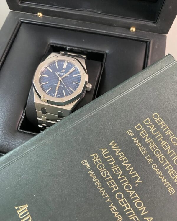 Audemars Piguet Royal Oak Self Winding - 2015 - Blue Dial - 15400ST *FULL SET* - Image 13
