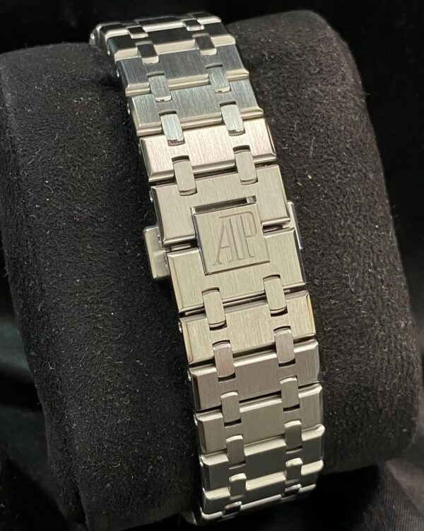 Audemars Piguet Royal Oak Self Winding - Black Dial - 15400ST *FULL SET* - Image 2