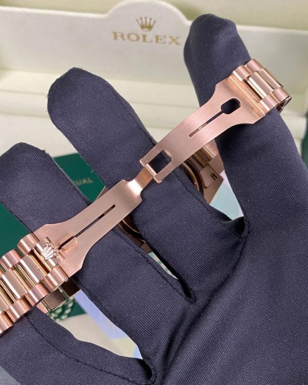 Rolex Everose Gold Day-Date 36 - P serial - Fluted Bezel - Pink Roman Dial - President Bracelet - 118235 *FULL SET* - Image 6