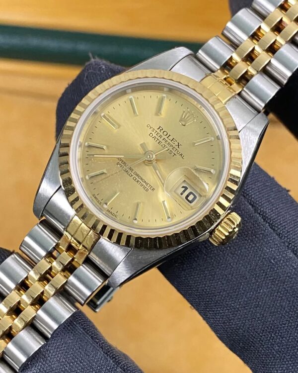 Rolex Steel & Yellow Gold Lady-Datejust 26 - K serial - Fluted Bezel - Champagne Index Dial - Jubilee Bracelet - 79173 - Image 7
