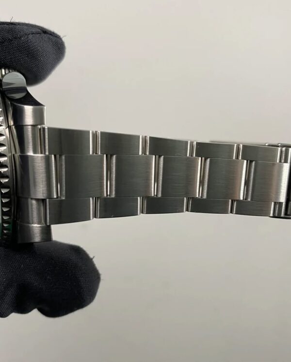 Rolex Steel Submariner Date - 2017 - “Hulk” - 116610LV *Discontinued Model* - Image 6