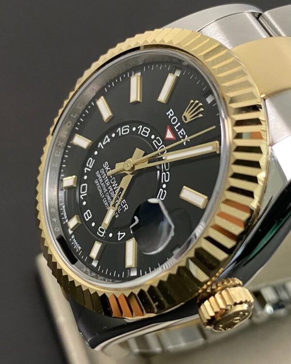Rolex Yellow Gold Rolesor Sky-Dweller - 2025 - Black Dial - Oyster Bracelet - 336933 *FULL SET* - Image 4