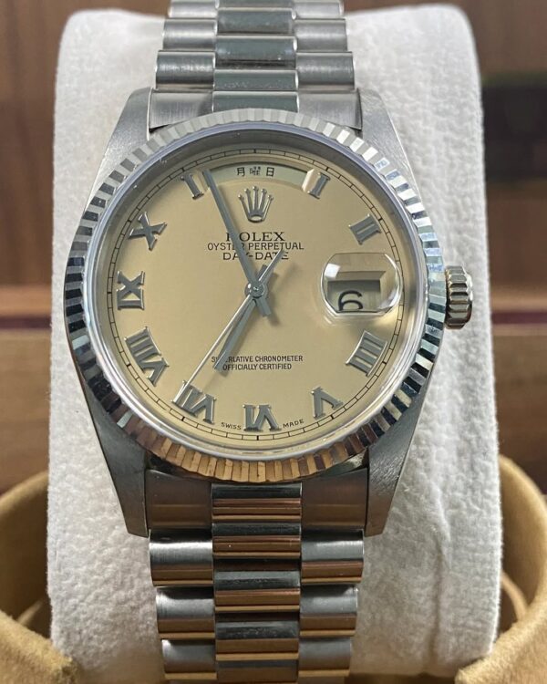 Rolex White Gold Day-Date 36 - 1995 - Salmon Cream Roman Dial - Japanese Day Wheel - President Bracelet - 18239 *UNPOLISHED* - Image 13