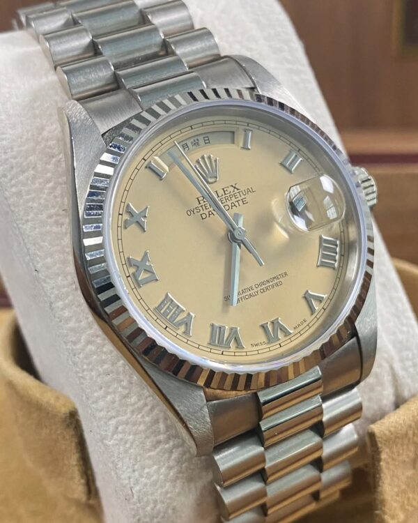 Rolex White Gold Day-Date 36 - 1995 - Salmon Cream Roman Dial - Japanese Day Wheel - President Bracelet - 18239 *UNPOLISHED* - Image 11