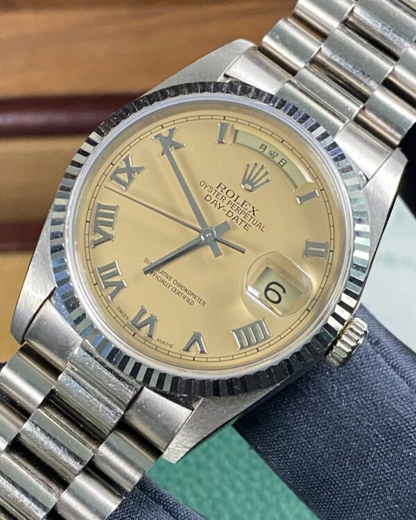 Rolex White Gold Day-Date 36 - 1995 - Salmon Cream Roman Dial - Japanese Day Wheel - President Bracelet - 18239 *UNPOLISHED* - Image 8