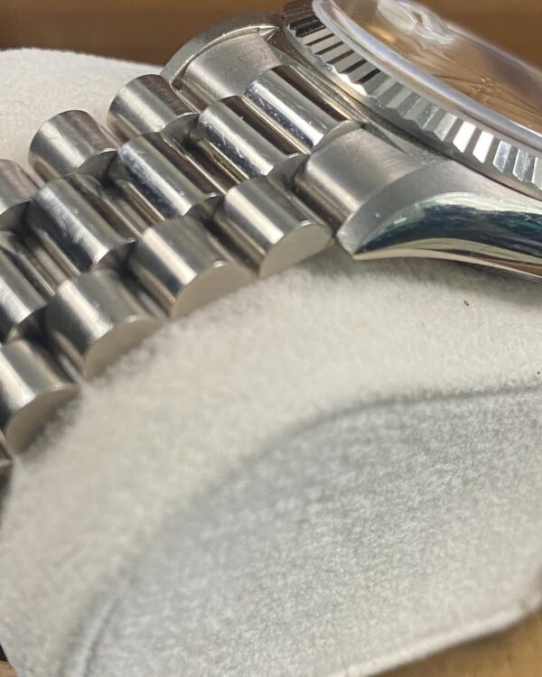 Rolex White Gold Day-Date 36 - 1995 - Salmon Cream Roman Dial - Japanese Day Wheel - President Bracelet - 18239 *UNPOLISHED* - Image 7