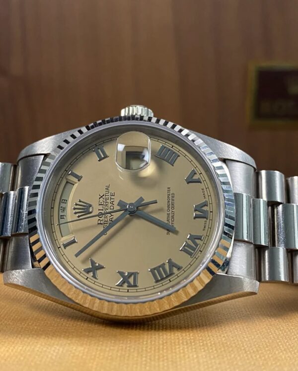 Rolex White Gold Day-Date 36 - 1995 - Salmon Cream Roman Dial - Japanese Day Wheel - President Bracelet - 18239 *UNPOLISHED* - Image 6