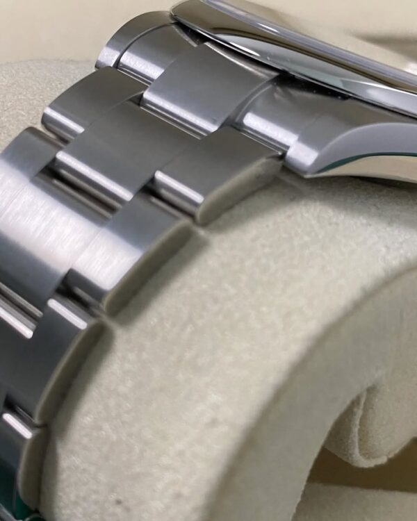 Rolex Oyster Perpetual 41 - 2025 - Domed Bezel - Silver Dial - Oyster Bracelet - 124300 *FULL SET* - Image 12