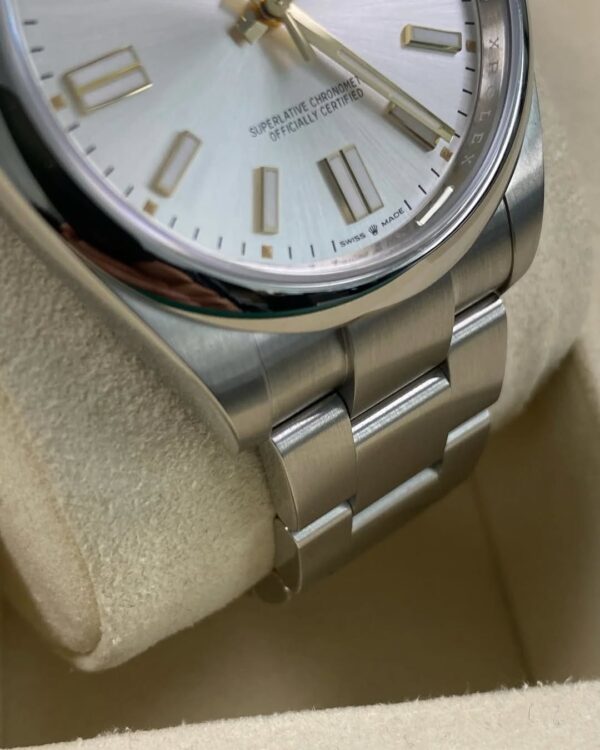 Rolex Oyster Perpetual 41 - 2025 - Domed Bezel - Silver Dial - Oyster Bracelet - 124300 *FULL SET* - Image 9