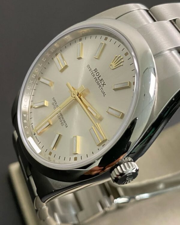 Rolex Oyster Perpetual 41 - 2025 - Domed Bezel - Silver Dial - Oyster Bracelet - 124300 *FULL SET* - Image 8