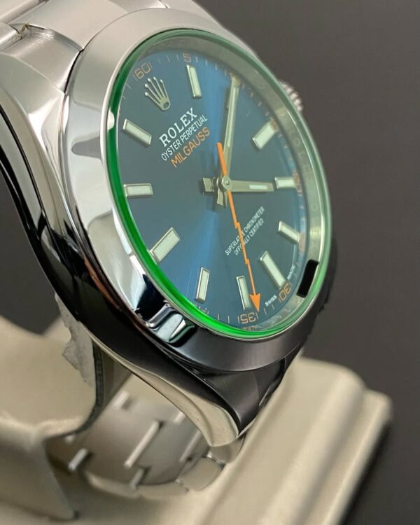 Rolex Milgauss - 2022 - Blue Dial Green Crystal - 116400GV *FULL SET* - Image 4