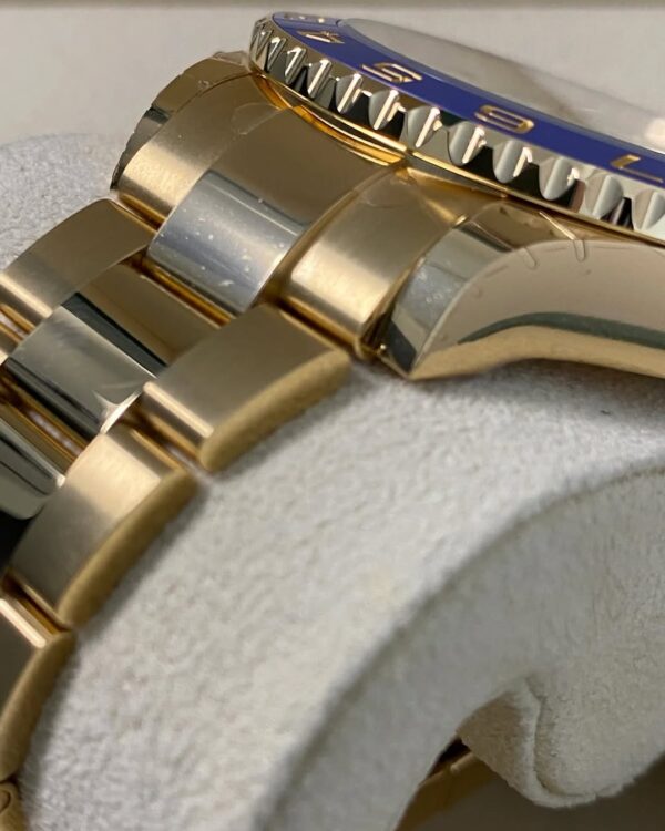 Rolex Yellow Gold Yacht-Master II - 2022 - White Dial - Blue Bezel - 116688 *FULL STICKERS* - Image 2