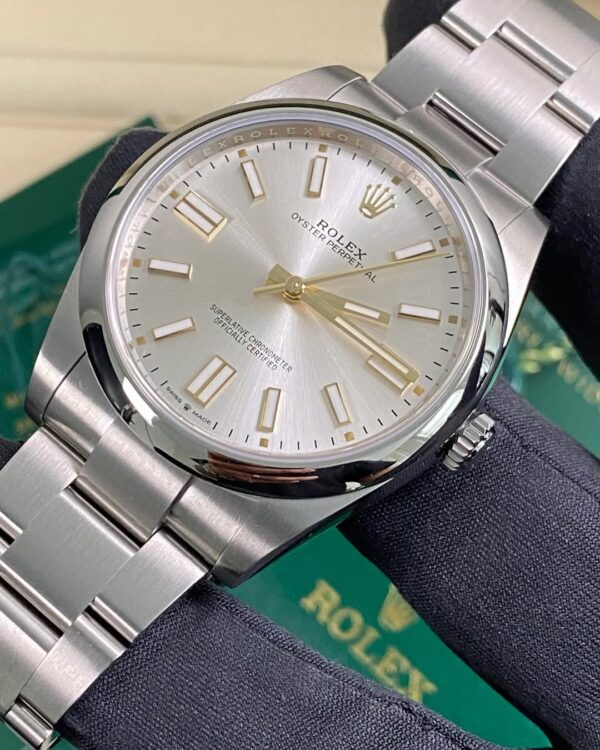 Rolex Oyster Perpetual 41 - 2025 - Domed Bezel - Silver Dial - Oyster Bracelet - 124300 *FULL SET* - Image 6