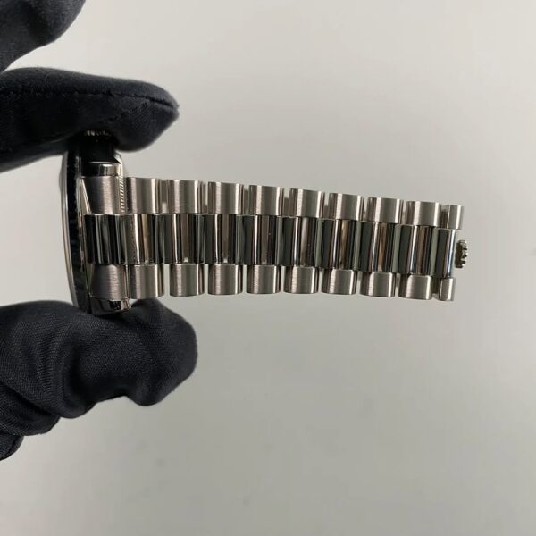 Rolex White Gold Day-Date 36 - 2007 - Fluted Bezel - Cherry Dial Hebrew Day Wheel - President Bracelet - 118239 *FULL SET* - Image 3