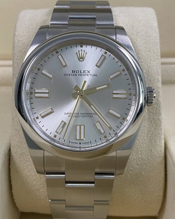 Rolex Oyster Perpetual 41 - 2025 - Domed Bezel - Silver Dial - Oyster Bracelet - 124300 *FULL SET* - Image 3